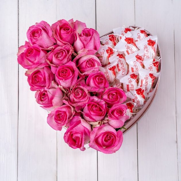 Pink heart Box with pink roses and raffellos