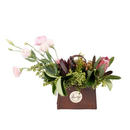 Rustic handbag with flowers