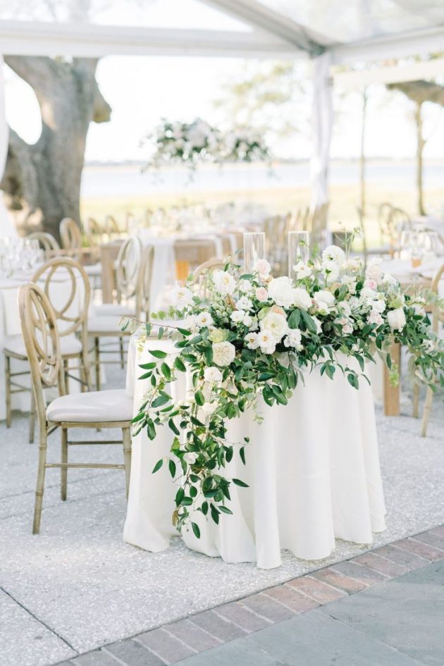 Sweetheart bridal table arrangement